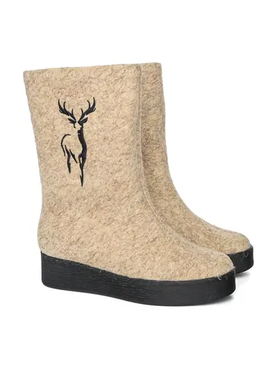 Сапоги бежевые из войлока с вышивкой